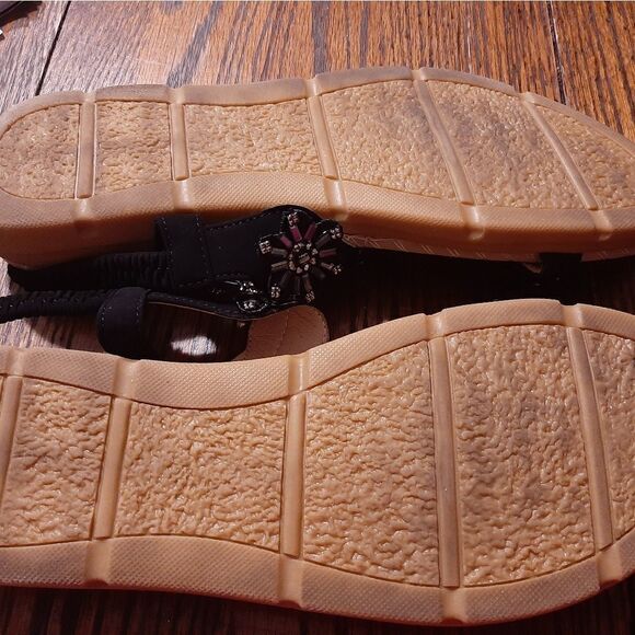 EUC Size 11 (45) Black Floral Embellished Sandals Summer Shoes - Picture 4 of 4